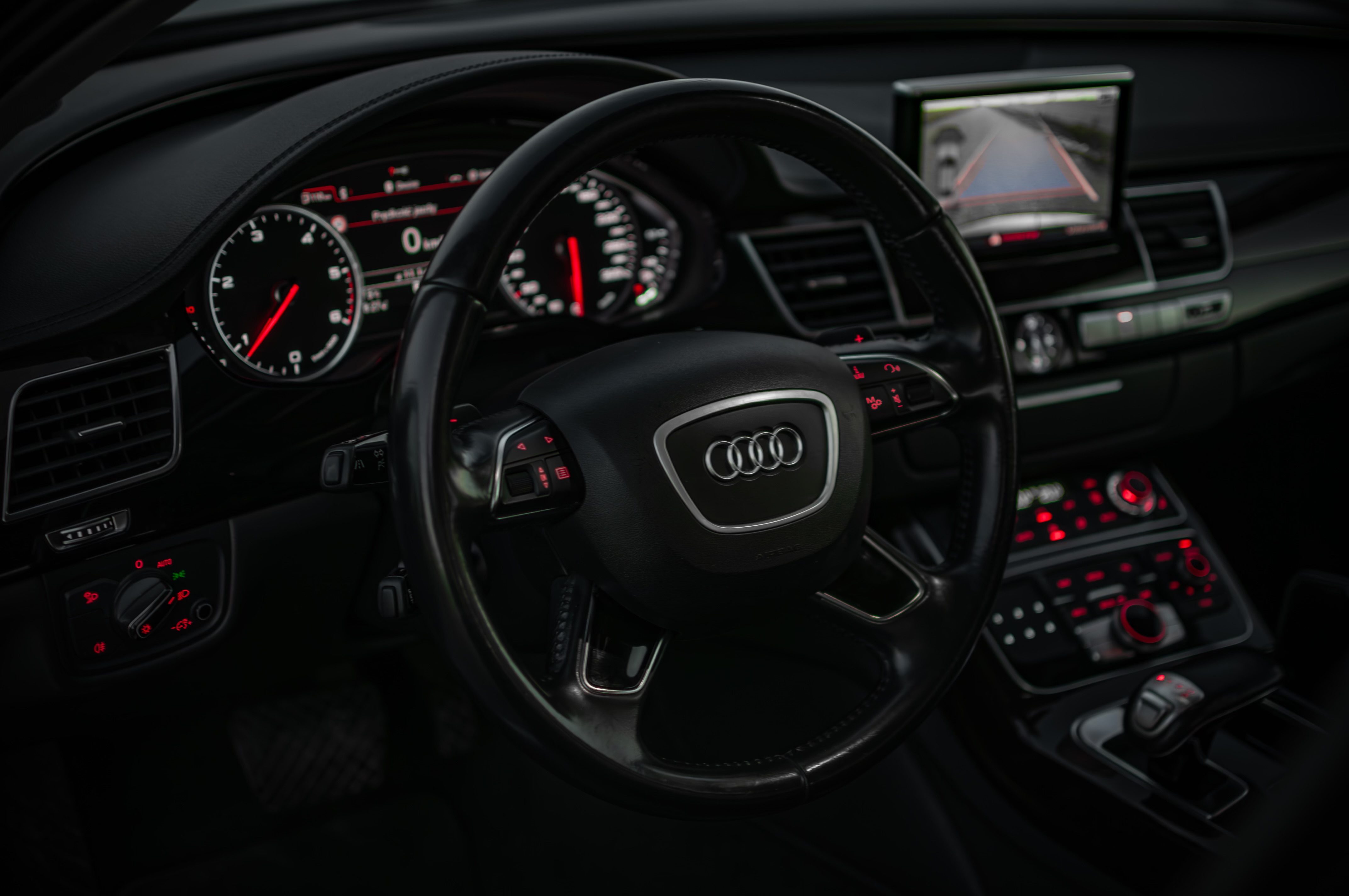 Audi A8 2014 – Klasa biznes w najczystszej formie