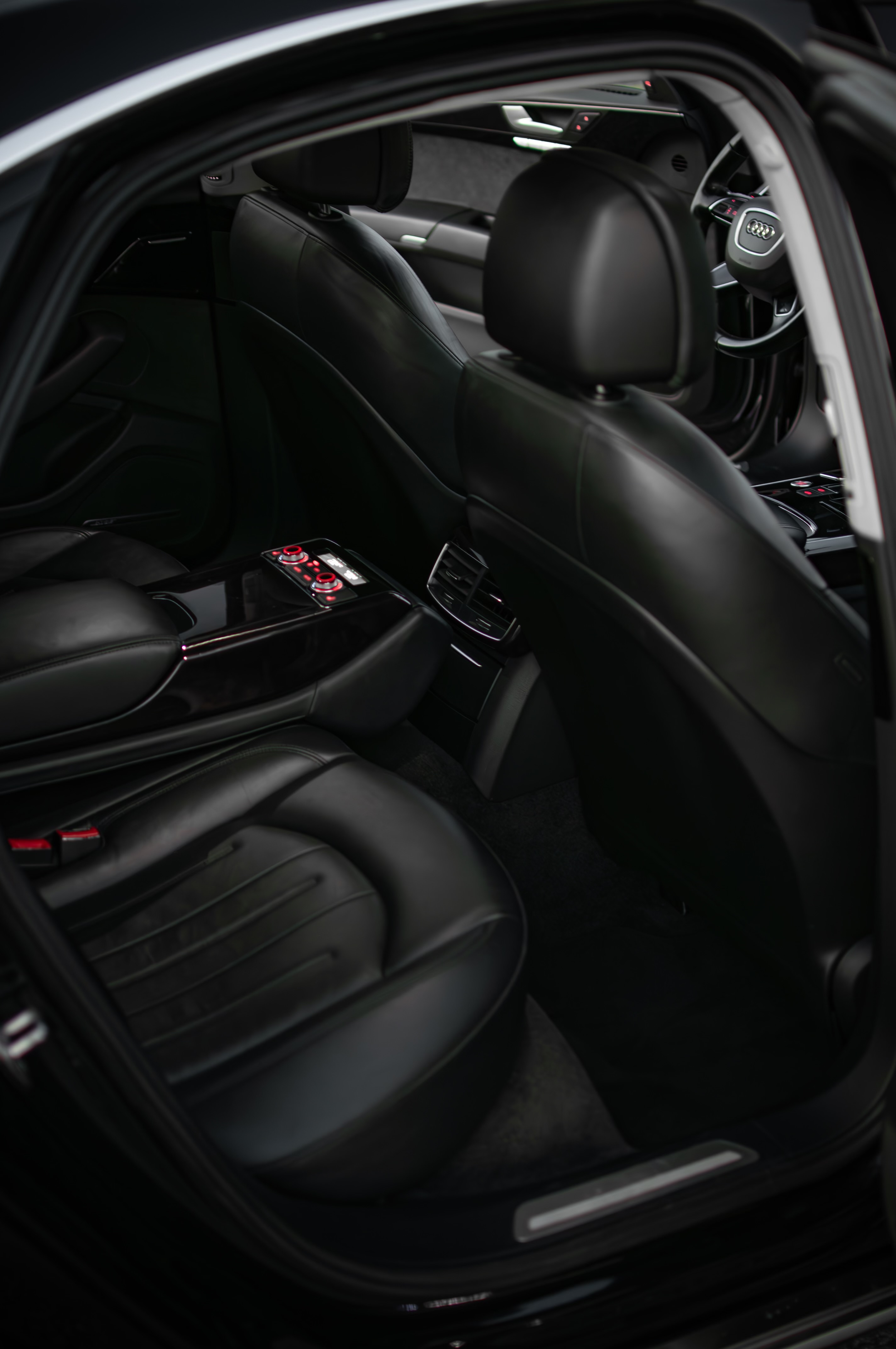 Audi A8 2014 – Klasa biznes w najczystszej formie