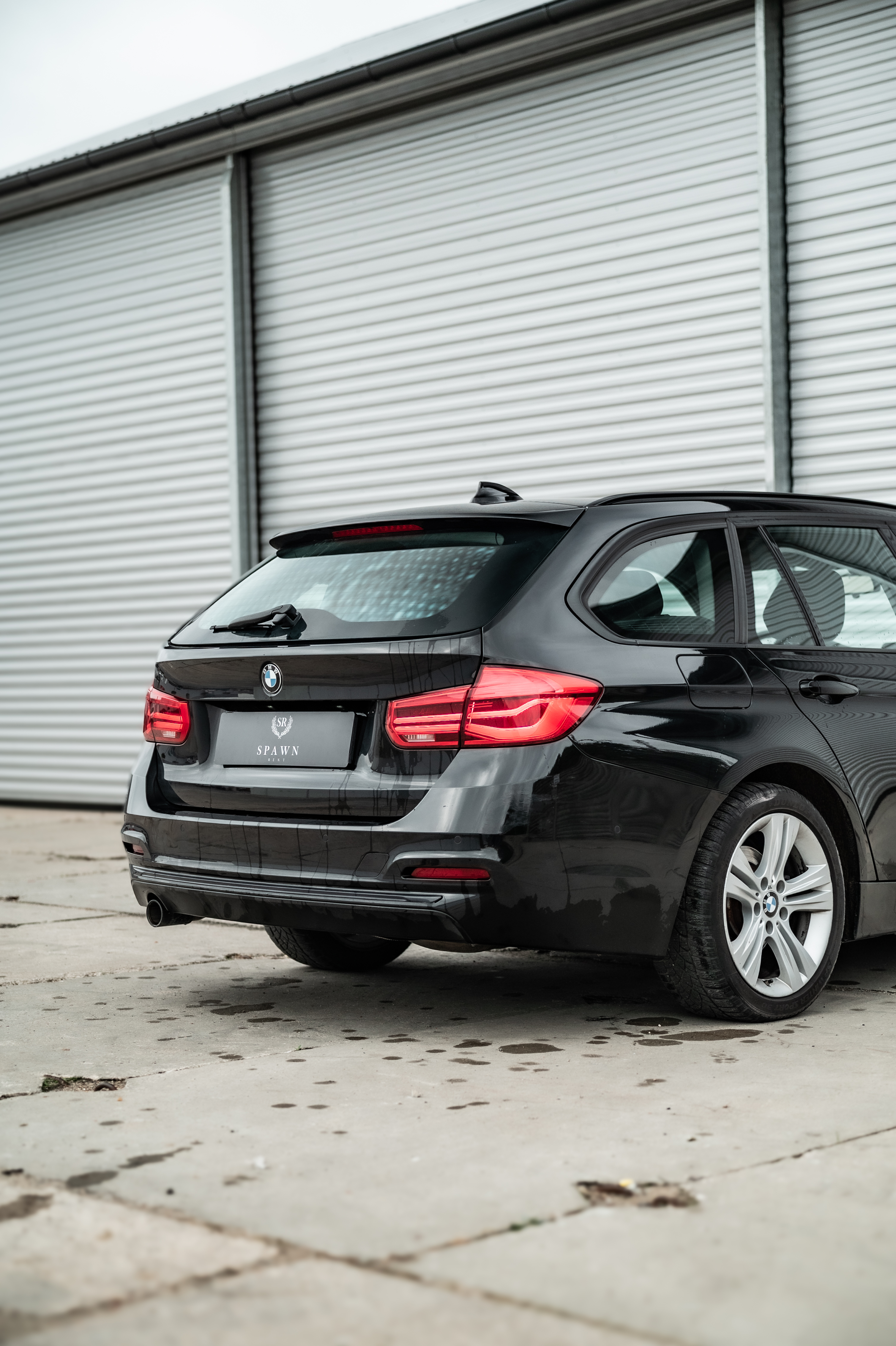 BMW 318d 2018 – Ekonomiczna limuzyna premium — zdjęcie opisu