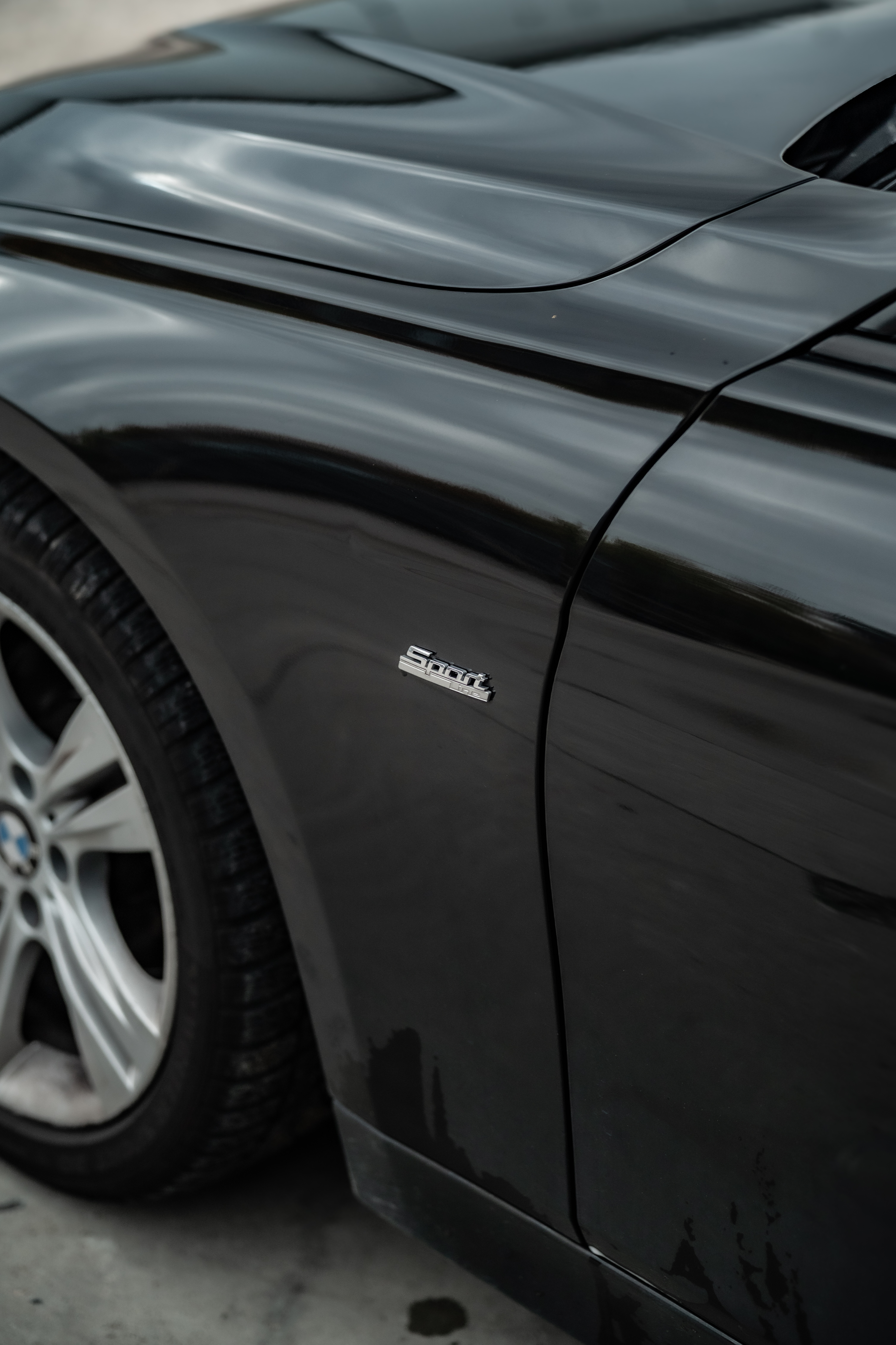 BMW 318d 2018 – Ekonomiczna limuzyna premium — kluczowe cechy