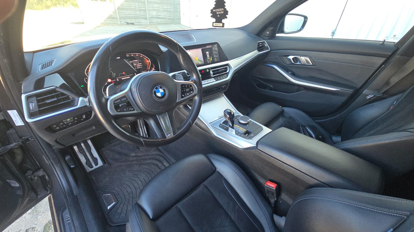 BMW 320d xDrive 2020 – Trakcja i ekonomia w klasie premium — zdjęcie opisu