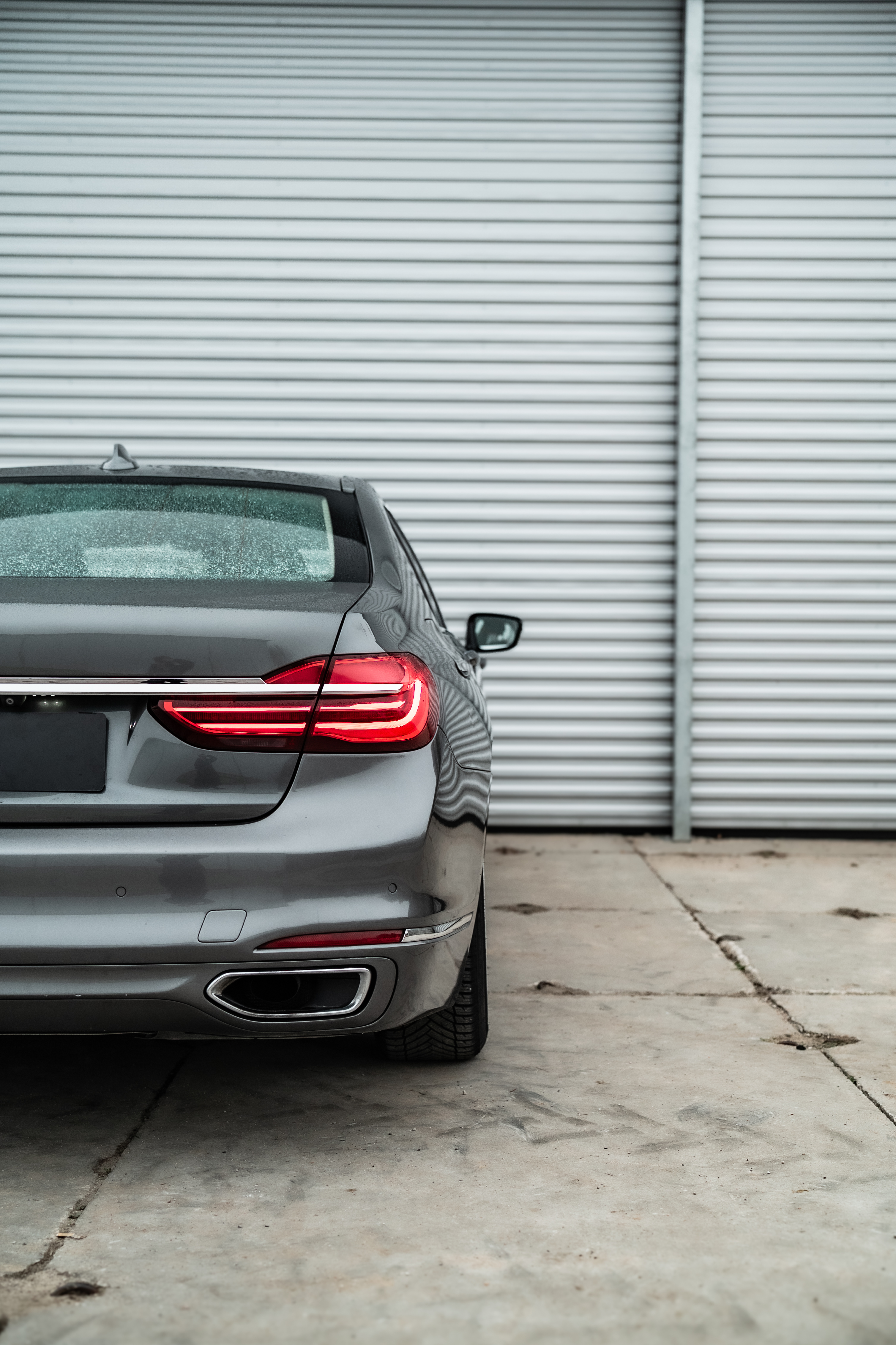 BMW 730d xDrive 2015 – Limuzyna, która płynie po drodze — zdjęcie opisu