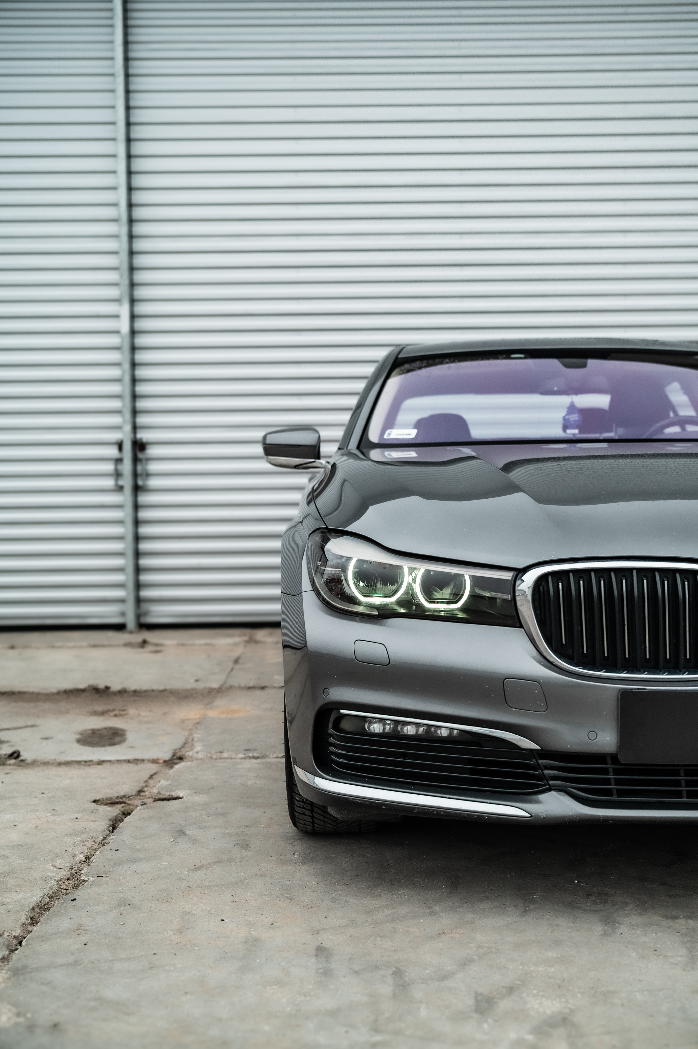 BMW 730d xDrive 2015 – Limuzyna, która płynie po drodze — kluczowe cechy