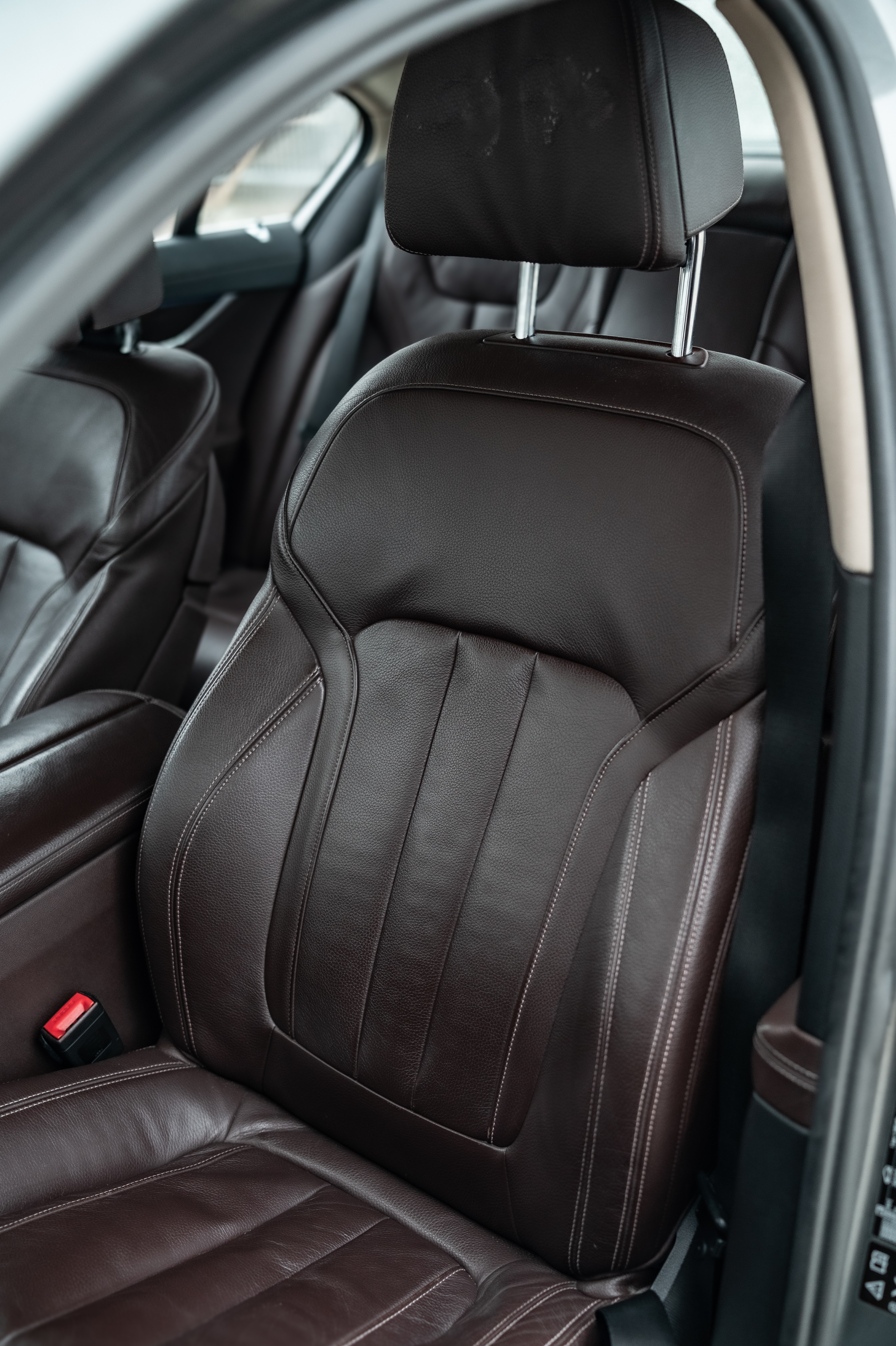 BMW 730d xDrive 2015 – Limuzyna, która płynie po drodze