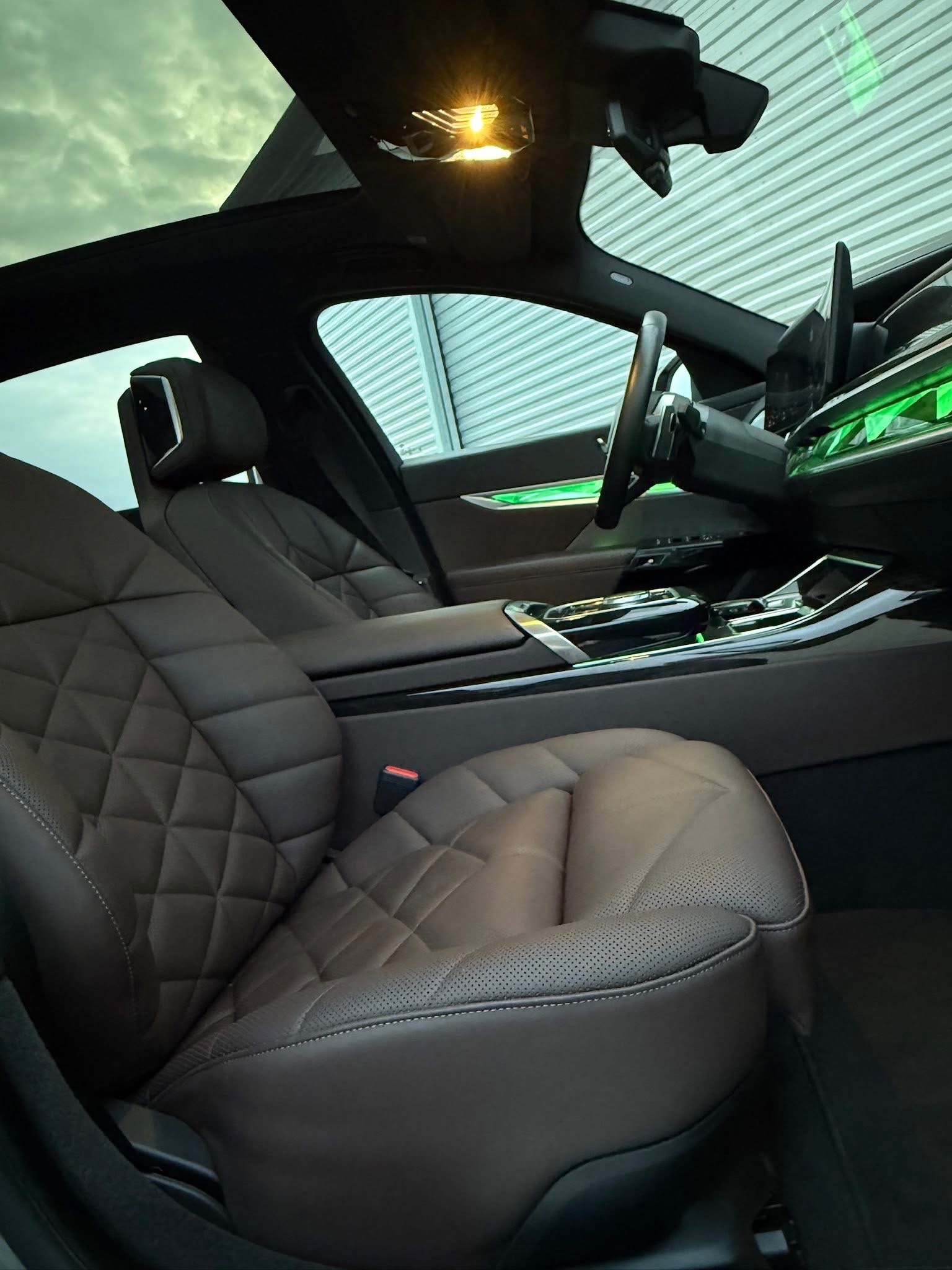 BMW 740d 2024 – Luksusowa limuzyna z dieslem — zdjęcie opisu