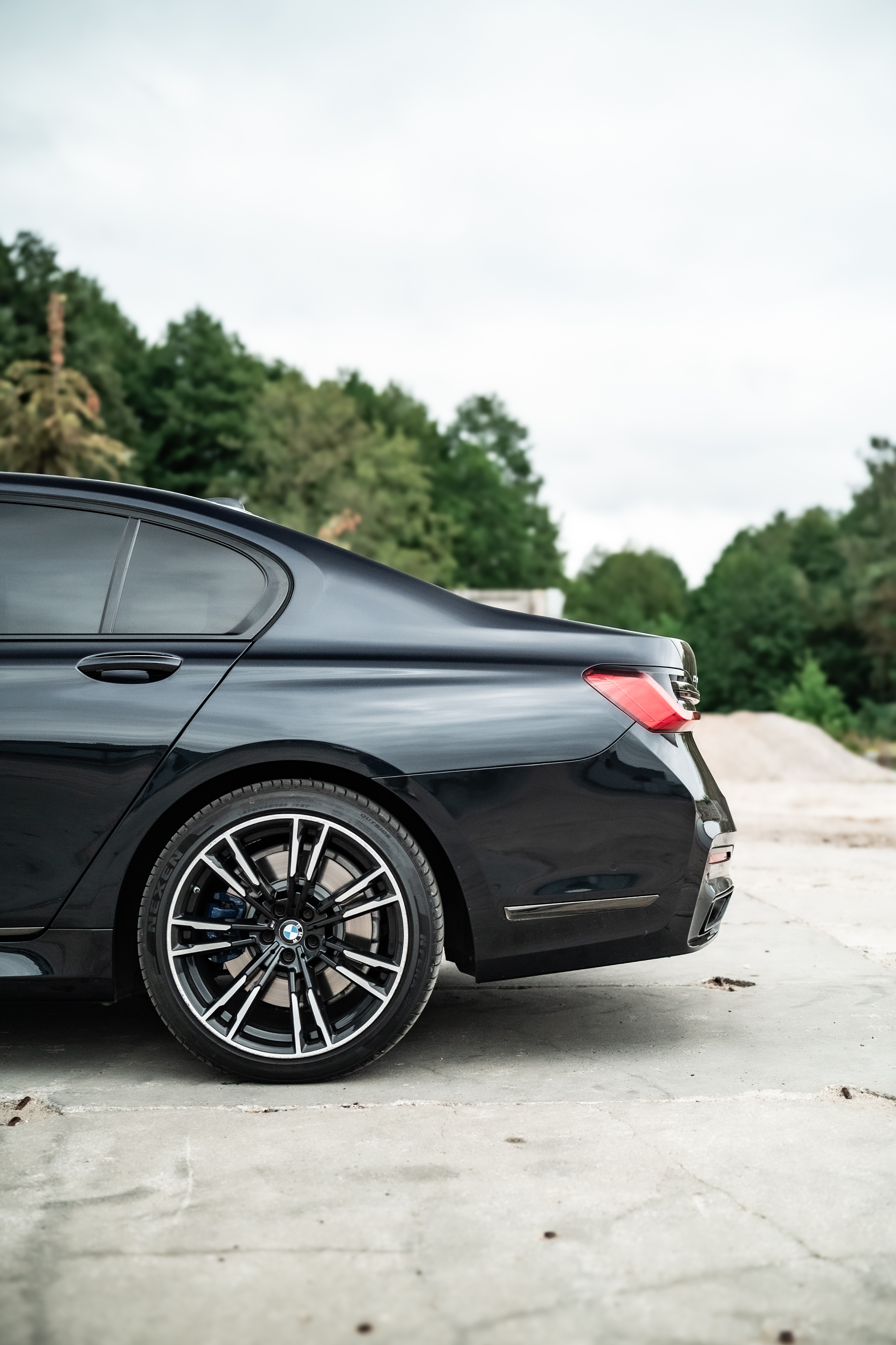 BMW 745e xDrive 2020 – Hybrydowa limuzyna klasy 7