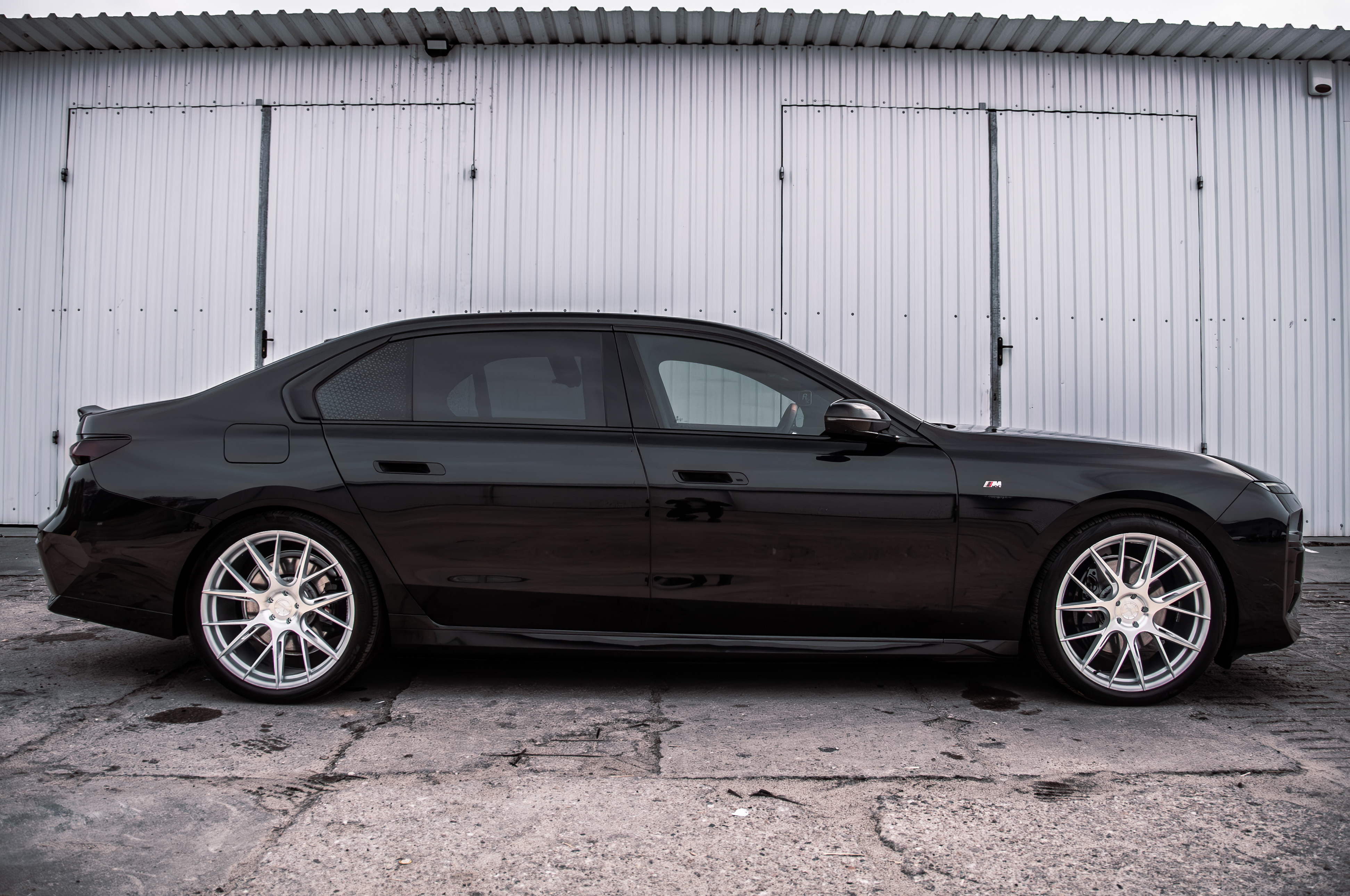 BMW 740d xDrive 2023 – Luksusowa limuzyna z dieslem
