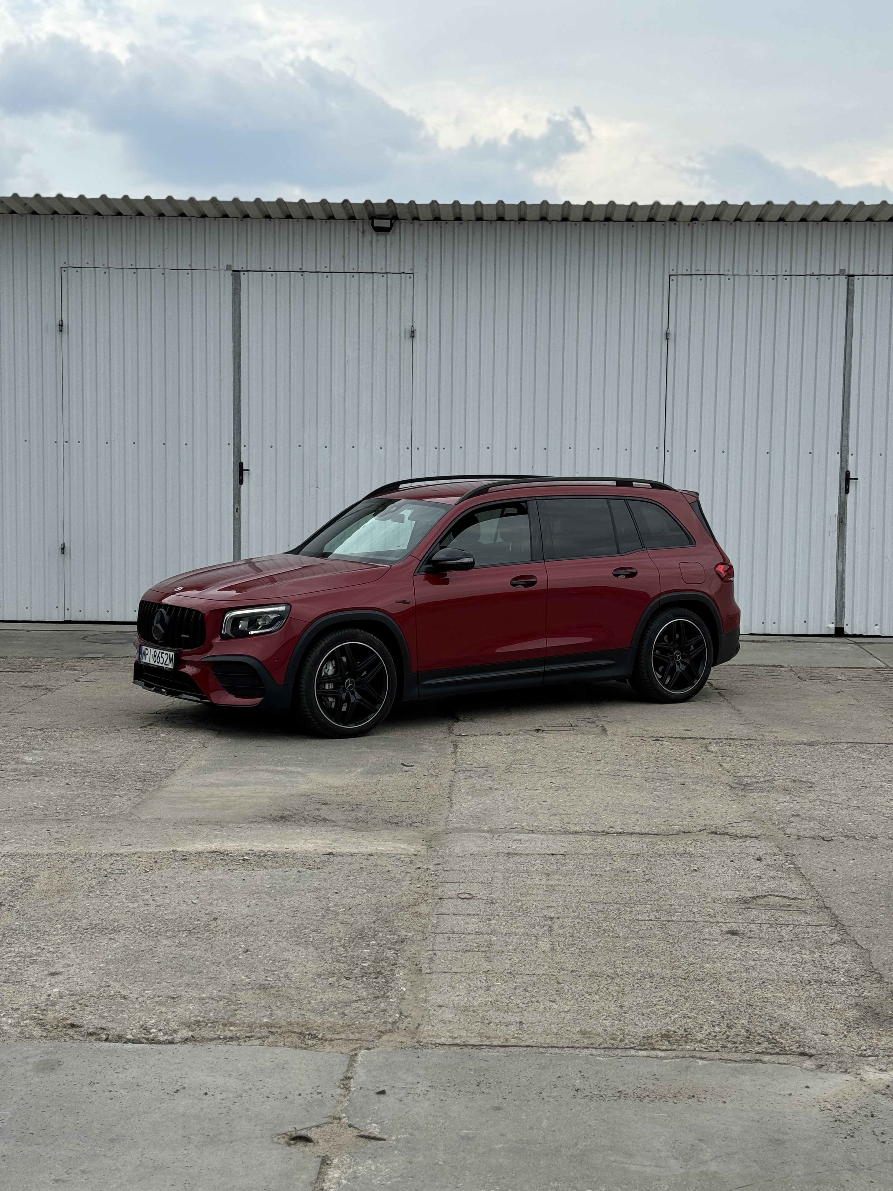 Mercedes-AMG GLB35 2021 – 306 KM i praktyczne AMG
