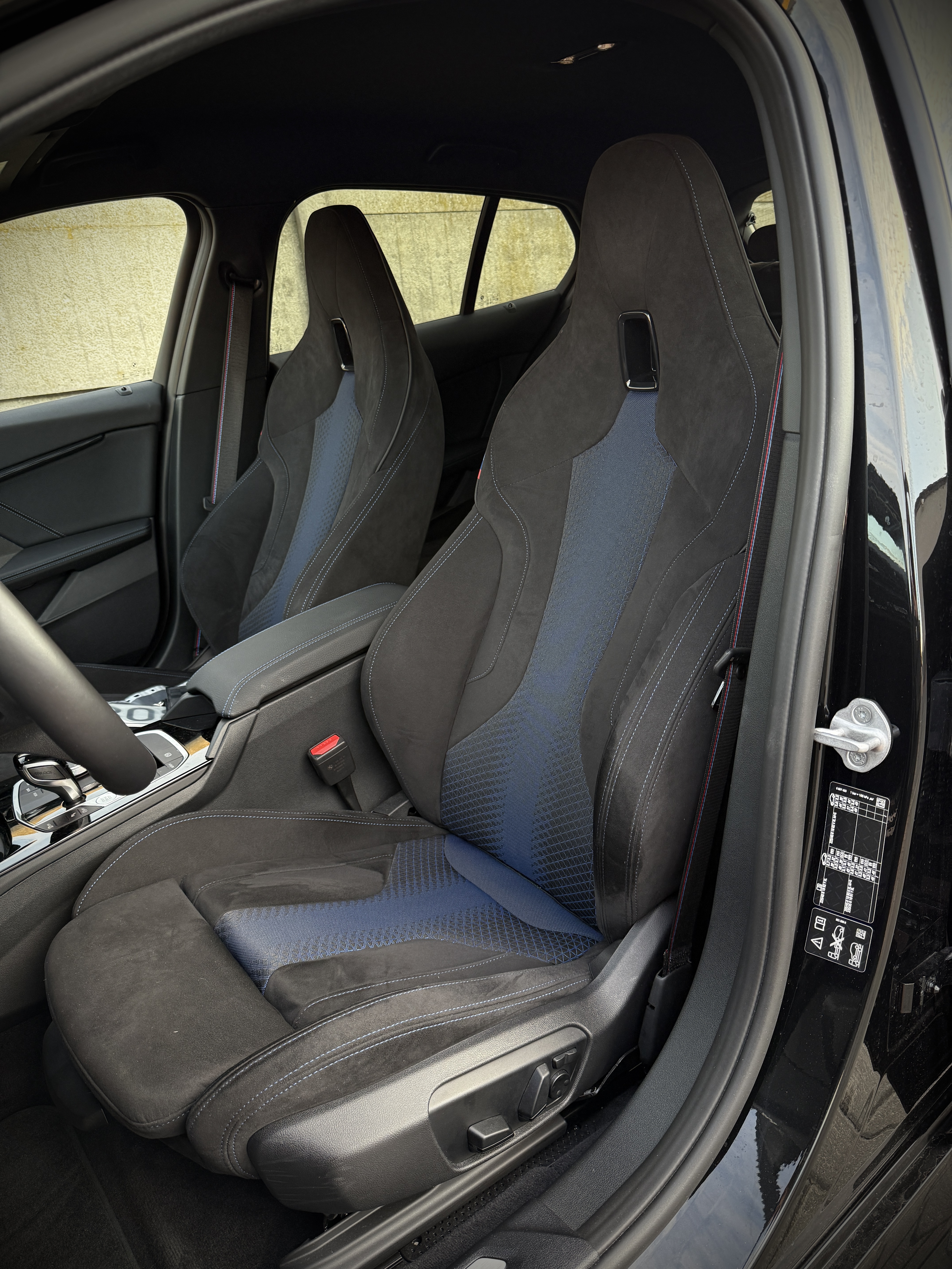 BMW M135i xDrive 2024 – Hot hatch 306 KM
