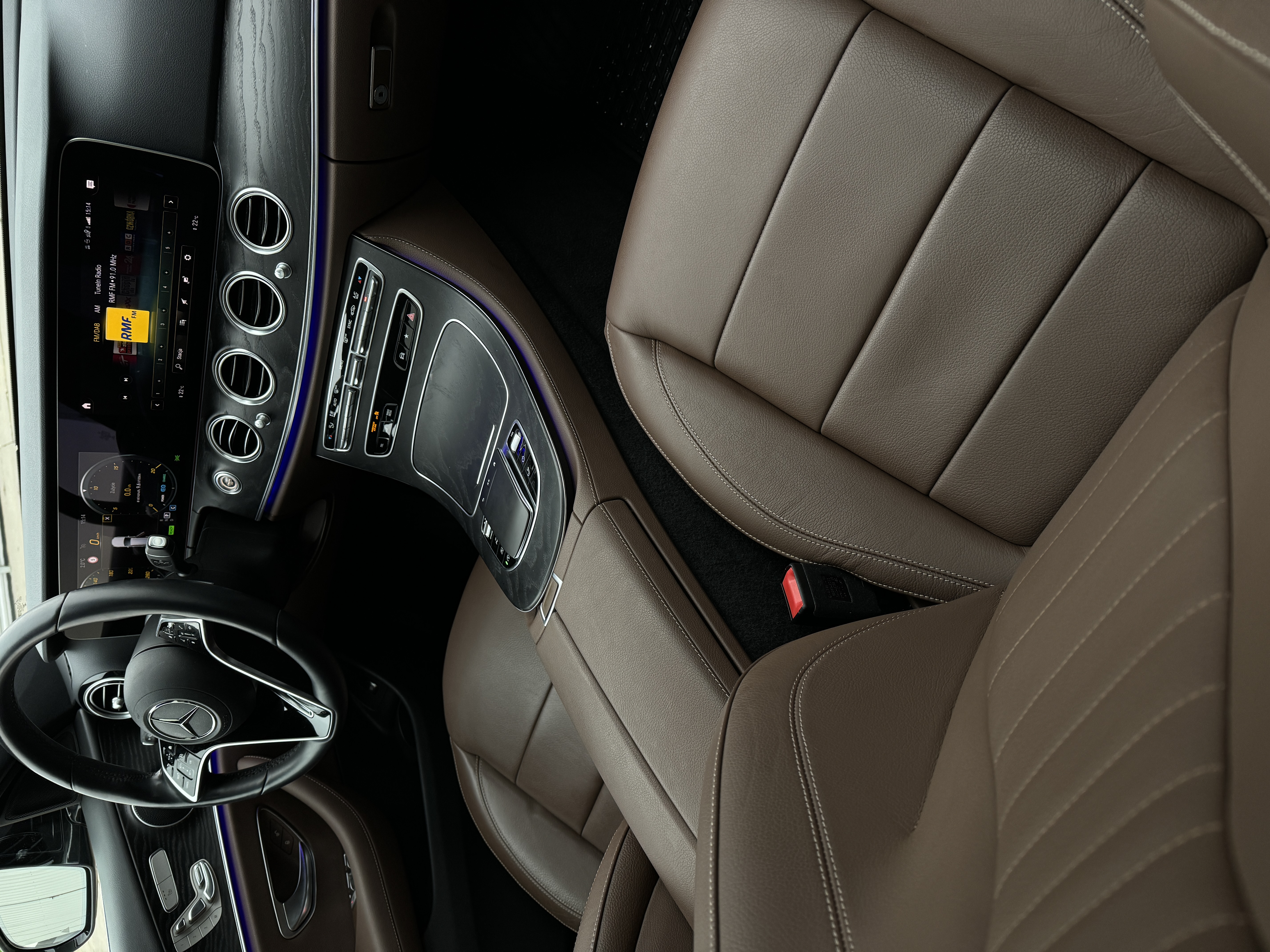 Mercedes E300d 2022 – 265 KM i dojrzały lifting