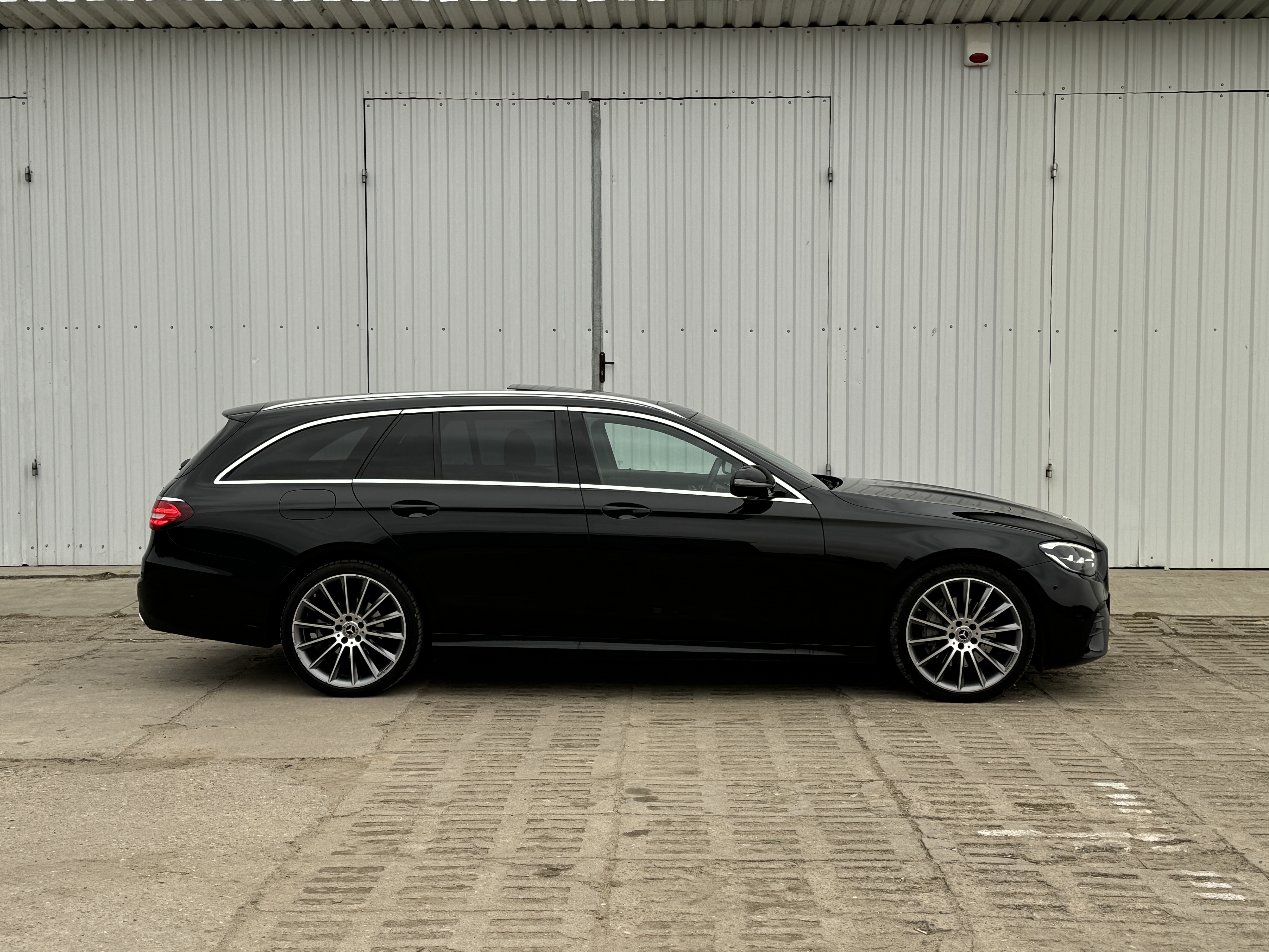 Mercedes E300d 2022 – 265 KM i dojrzały lifting