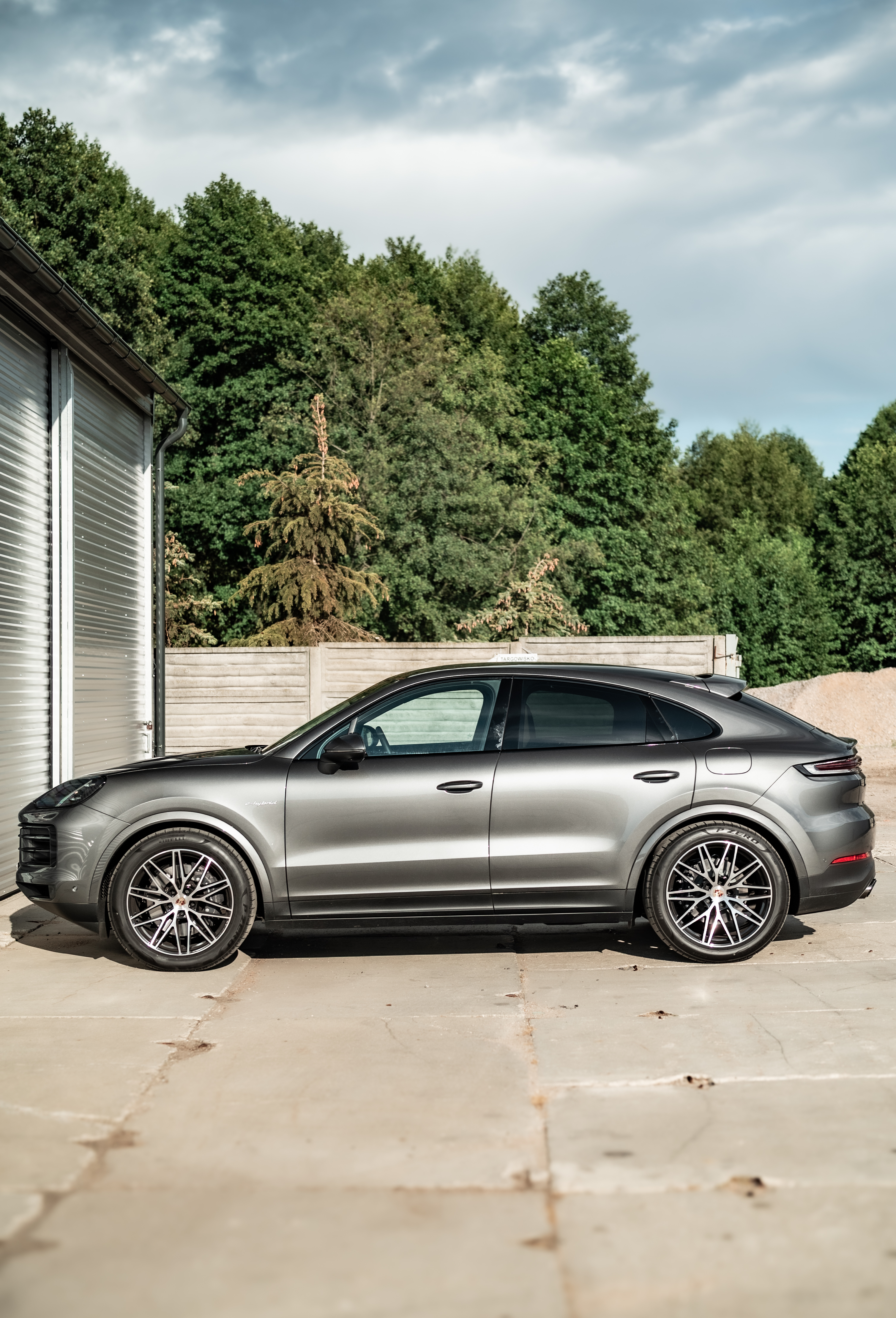 Porsche Cayenne Coupe E-Hybrid 2025